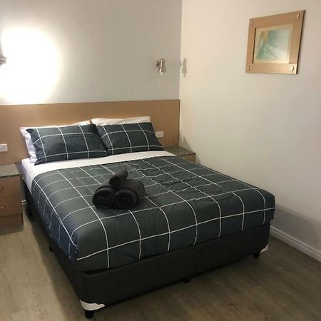 Latitude20 Cattrall Park Motel Карата Екстериор снимка