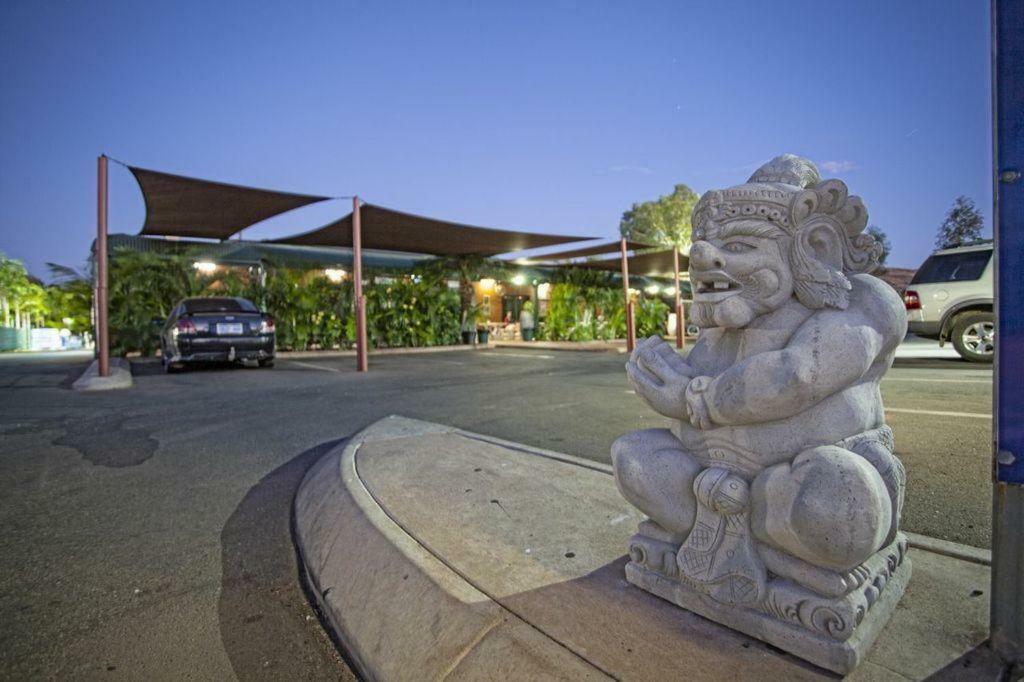 Latitude20 Cattrall Park Motel Карата Екстериор снимка